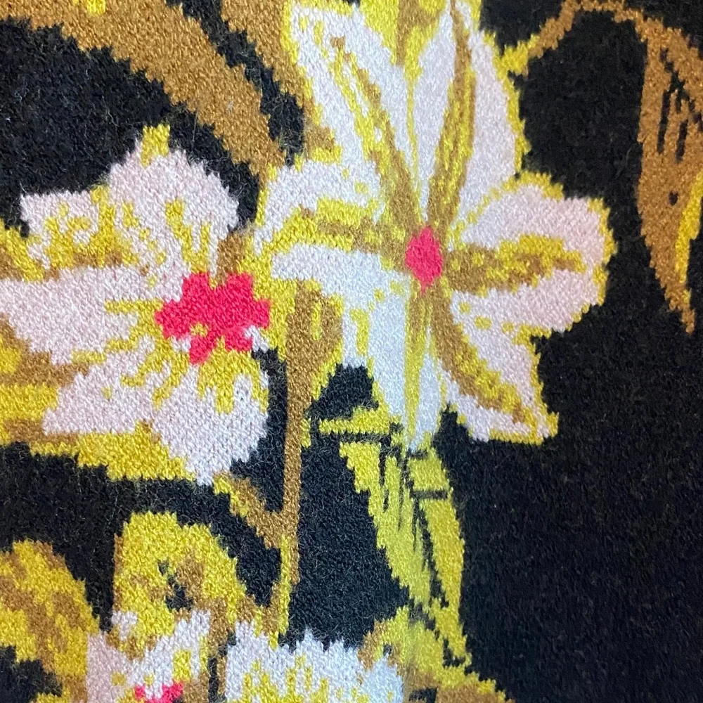 Marc New York Black Sweater with Floral Embroidery LIKE NEW - Picture 2 of 3